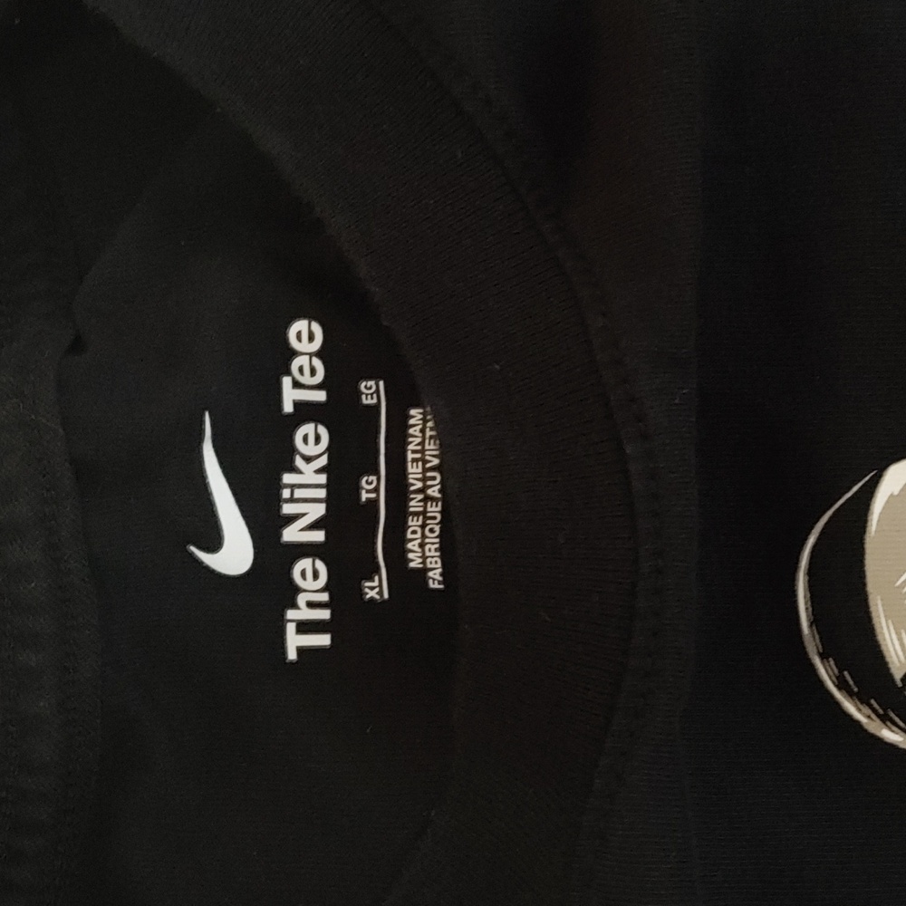 Nike Tee - Picture 3 of 5